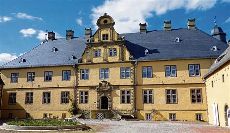 Das Shimen-Schloss – Ein majestätischer Rückzugsort voller Geschichte und kultureller Schätze!