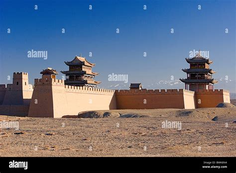 Die Jiayuguan Pass - Ein historisches Bollwerk der Seide und des Abenteuers!