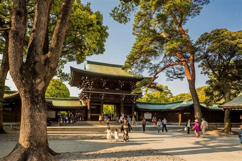  Der Ryōzen-ji Tempel: Eine Oase der Ruhe in der pulsierenden Stadt