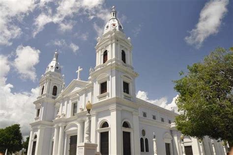 Die San Pedro Cathedral - Ein architektonisches Juwel der spanischen Kolonialzeit!